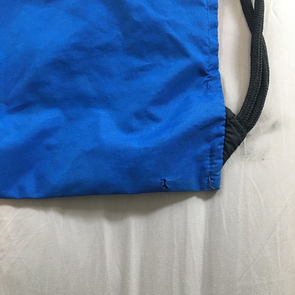 Nike Drawstring Bag - Picture 3 of 3